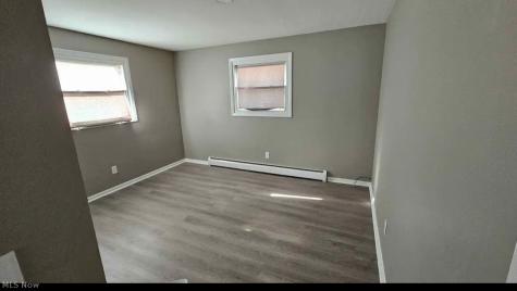 3555-3557 N Vista Street NW Uniontown OH 44685