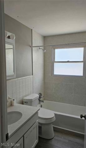 3555-3557 N Vista Street NW Uniontown OH 44685