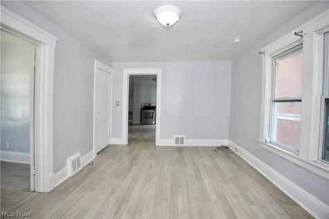 3219 Fulton Road Cleveland OH 44109