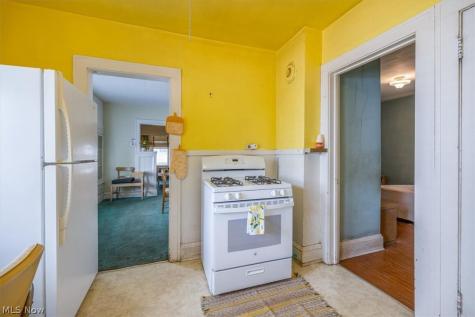 9500 Parkview Avenue Cleveland OH 44104