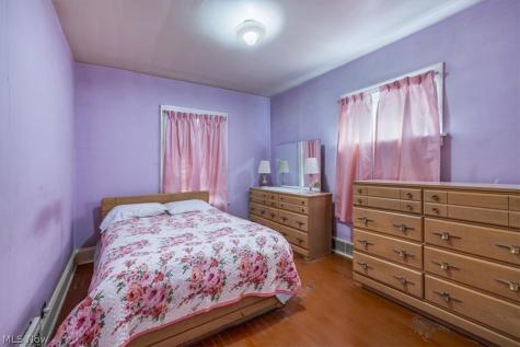 9500 Parkview Avenue Cleveland OH 44104