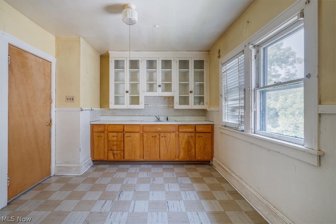 9500 Parkview Avenue Cleveland OH 44104