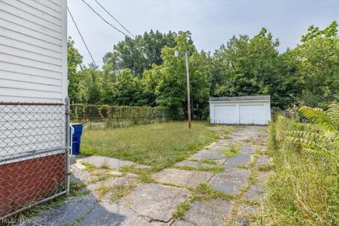 9500 Parkview Avenue Cleveland OH 44104