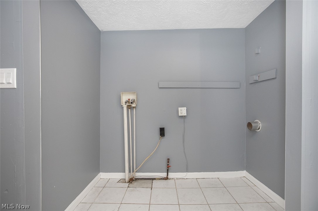 7815 Jeffries Avenue Cleveland OH 44105