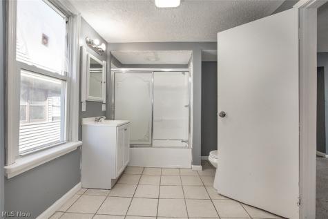 7815 Jeffries Avenue Cleveland OH 44105