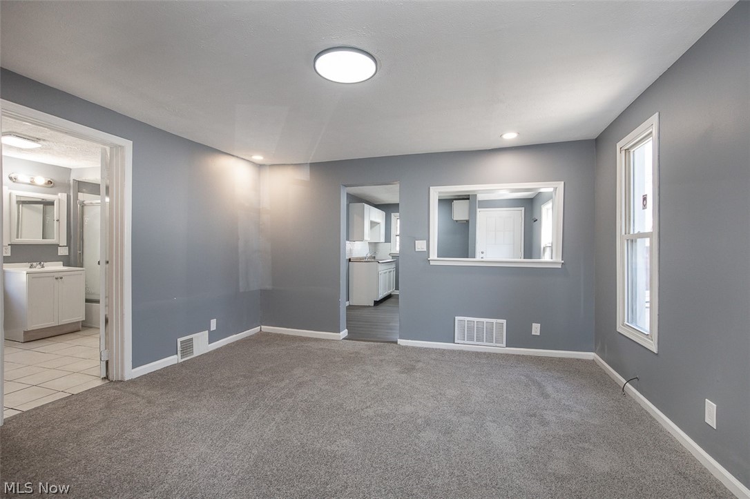 7815 Jeffries Avenue Cleveland OH 44105