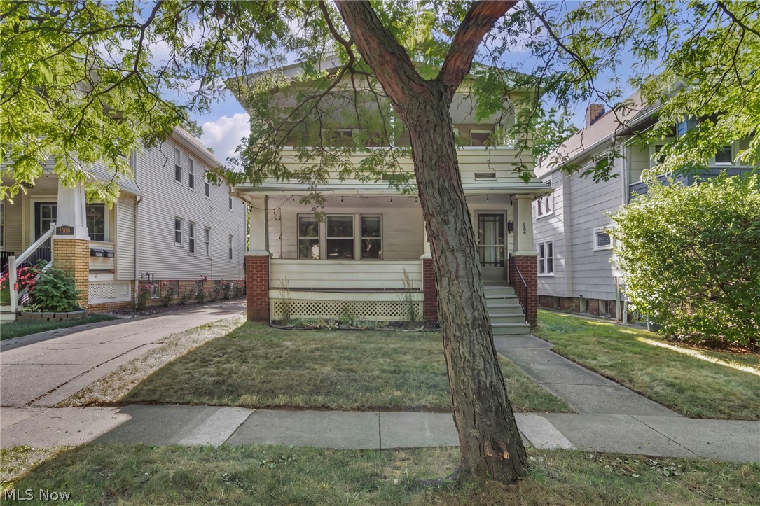 1606 Larchmont Avenue Lakewood OH 44107