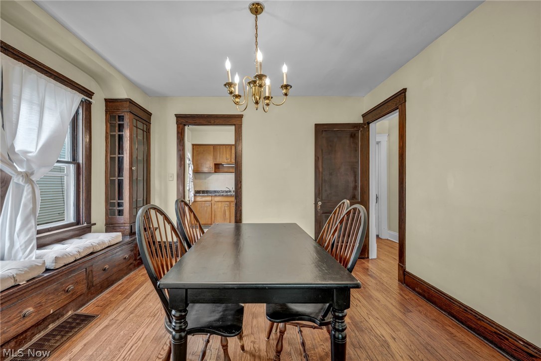 1606 Larchmont Avenue Lakewood OH 44107