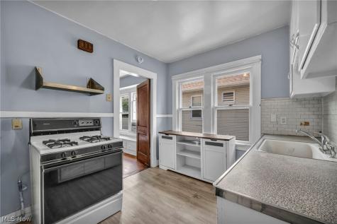 1606 Larchmont Avenue Lakewood OH 44107