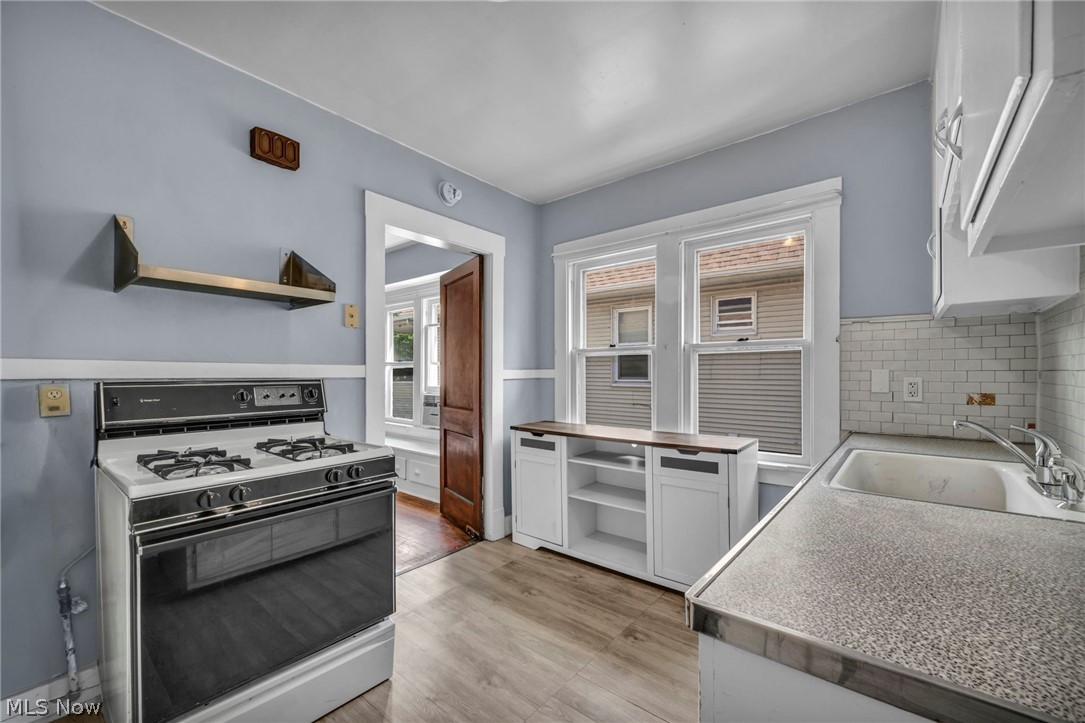 1606 Larchmont Avenue Lakewood OH 44107