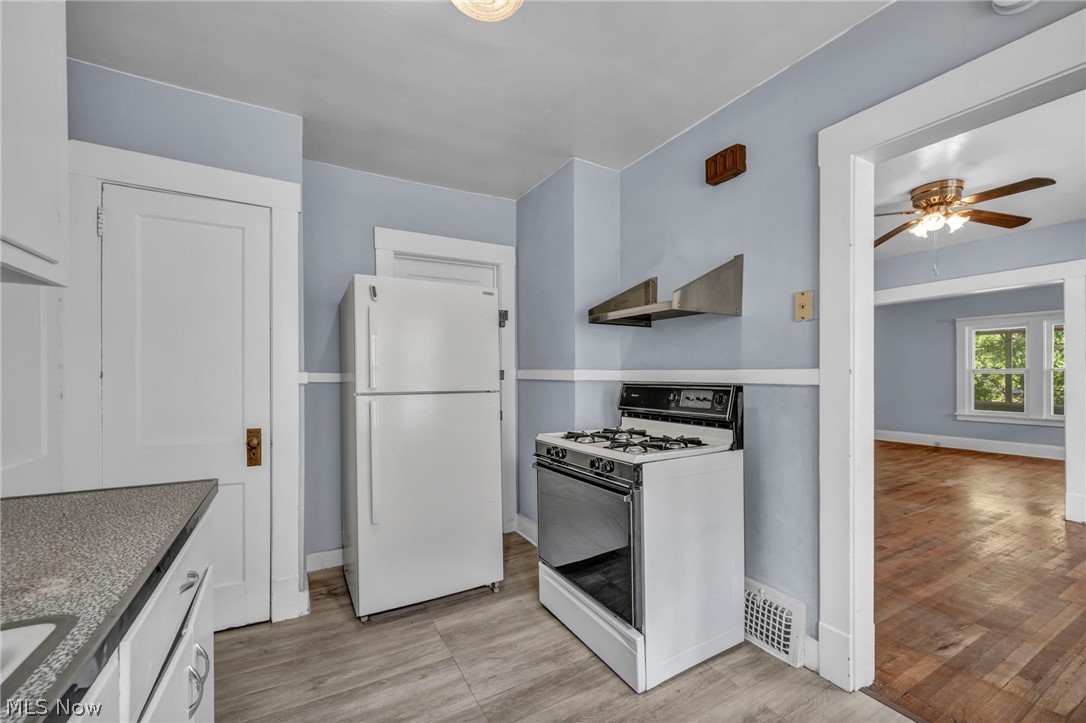 1606 Larchmont Avenue Lakewood OH 44107