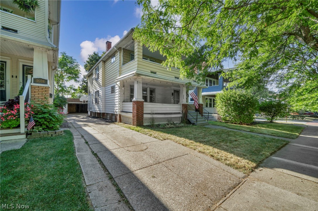 1606 Larchmont Avenue Lakewood OH 44107