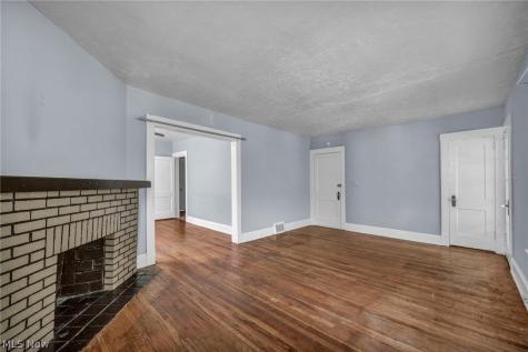 1606 Larchmont Avenue Lakewood OH 44107