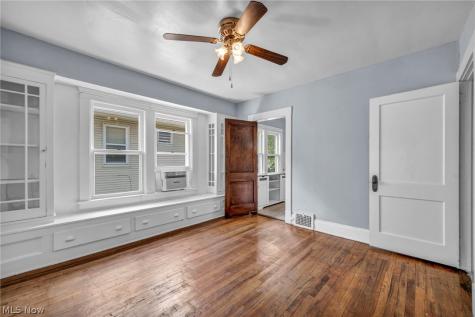 1606 Larchmont Avenue Lakewood OH 44107