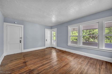 1606 Larchmont Avenue Lakewood OH 44107