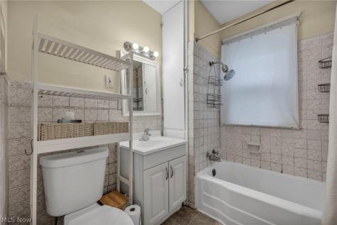 1606 Larchmont Avenue Lakewood OH 44107