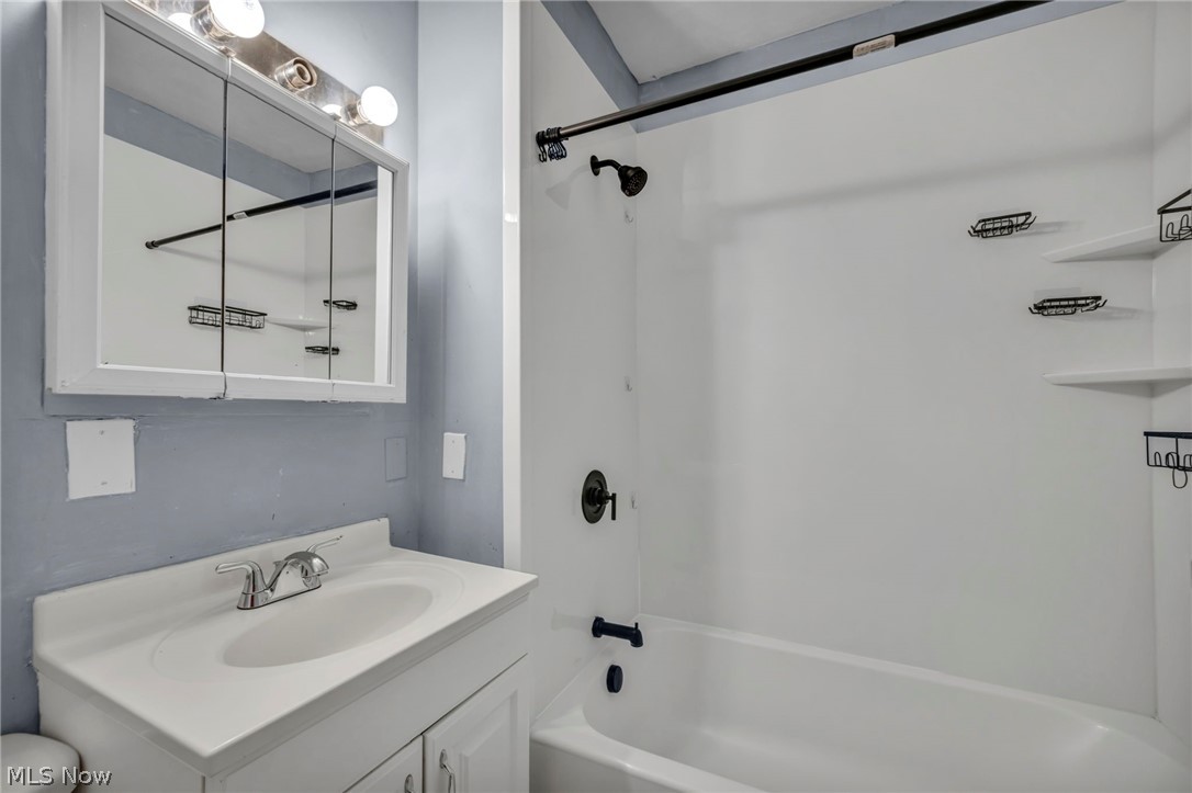 1606 Larchmont Avenue Lakewood OH 44107