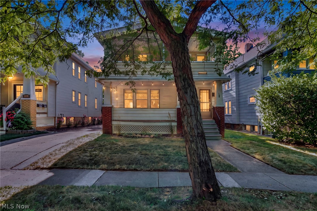 1606 Larchmont Avenue Lakewood OH 44107