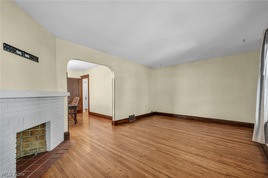 1606 Larchmont Avenue Lakewood OH 44107