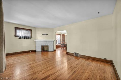 1606 Larchmont Avenue Lakewood OH 44107