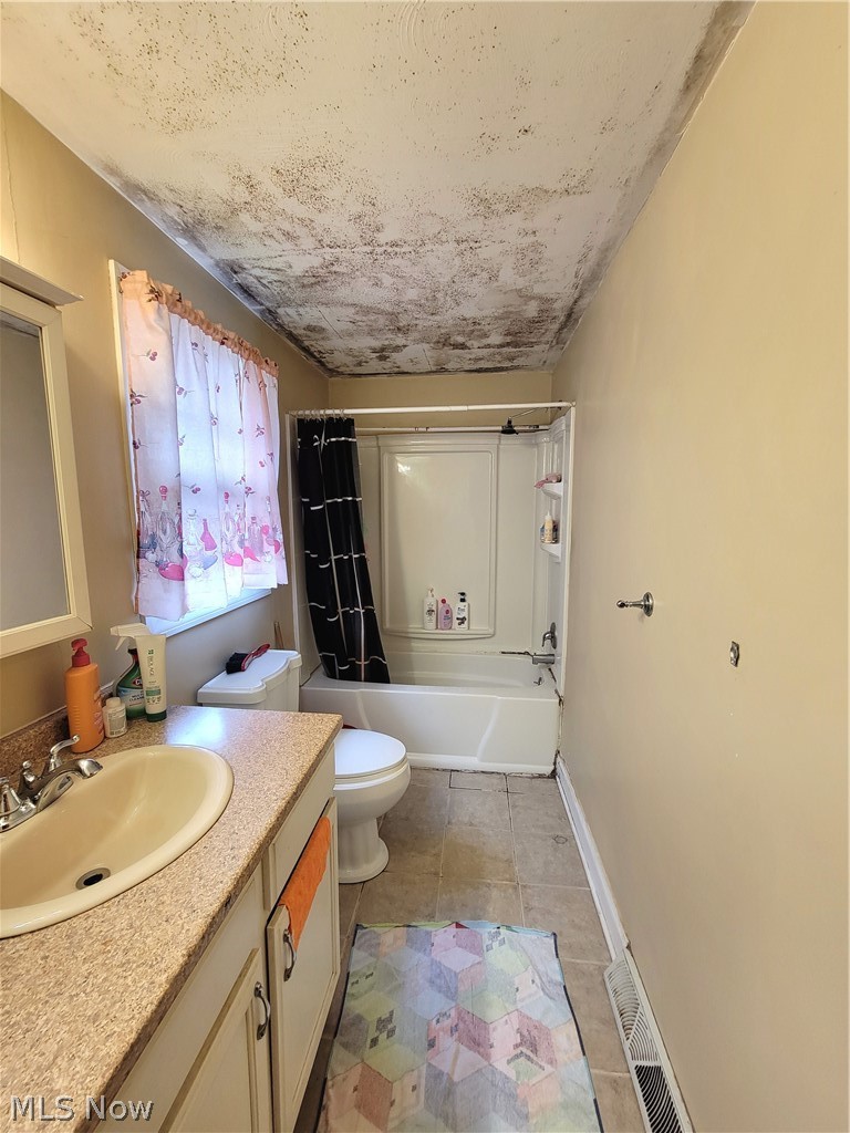 200/202 Meadowbrook Avenue Boardman OH 44512