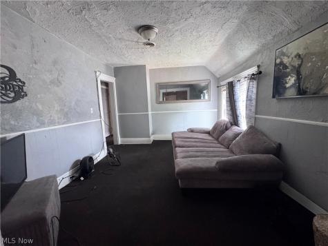 1326 W 95th Street Cleveland OH 44102