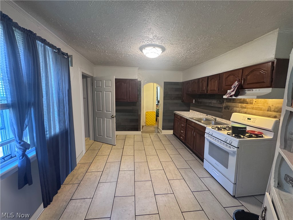1326 W 95th Street Cleveland OH 44102