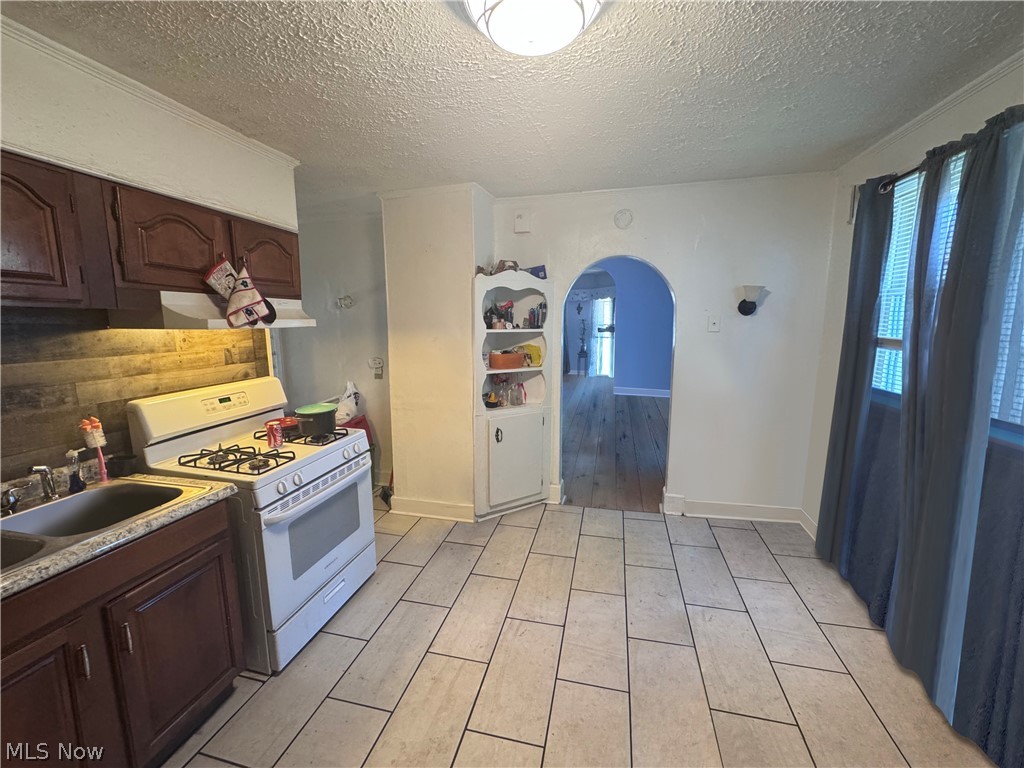 1326 W 95th Street Cleveland OH 44102