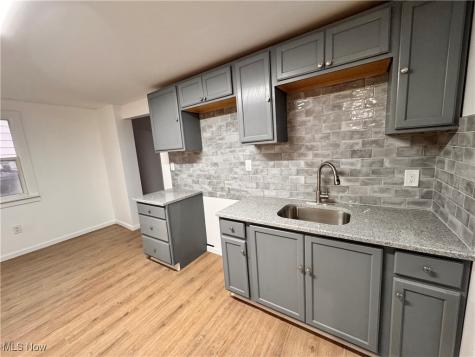 338 17th Street Elyria OH 44035