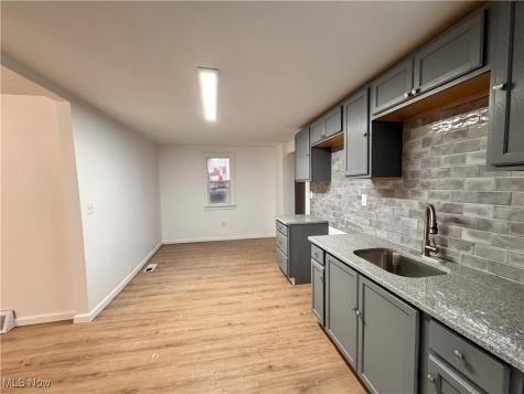 338 17th Street Elyria OH 44035