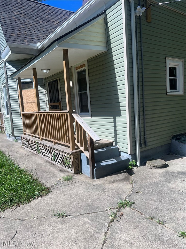 6709 Gertrude Avenue Cleveland OH 44105