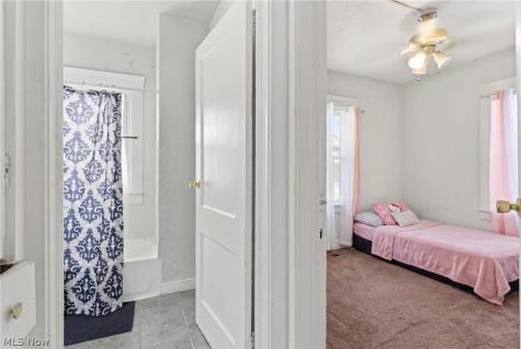 4025 E 144th Street Cleveland OH 44128