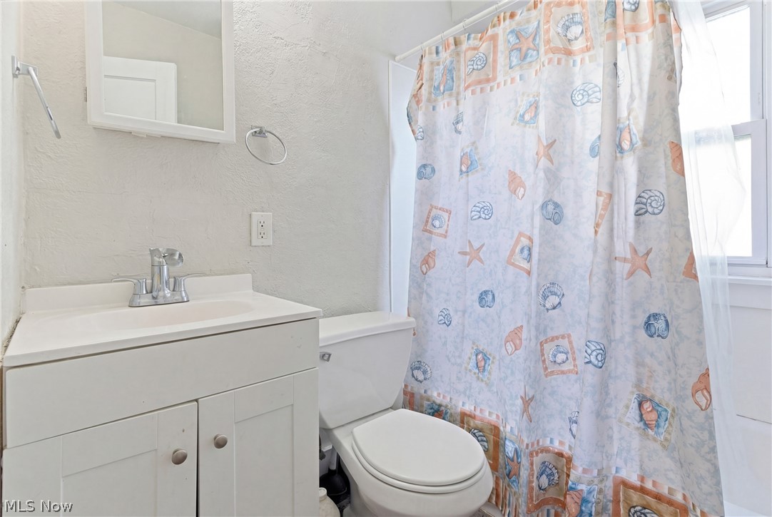 4025 E 144th Street Cleveland OH 44128