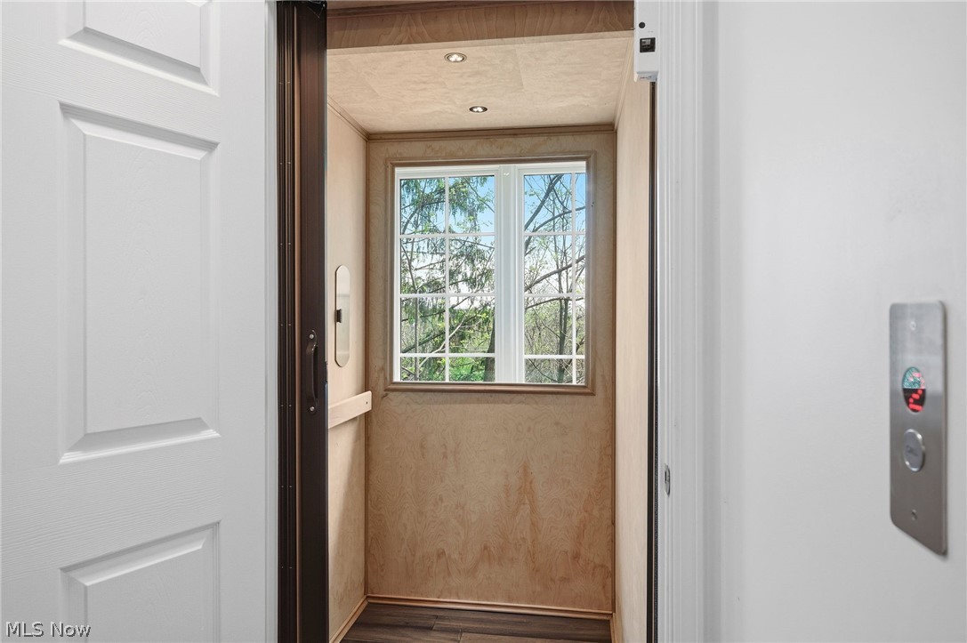 58 W Orange Street Chagrin Falls OH 44022