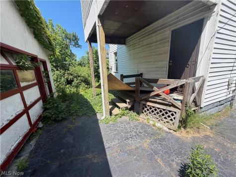 1190 E 84th Street Cleveland OH 44103