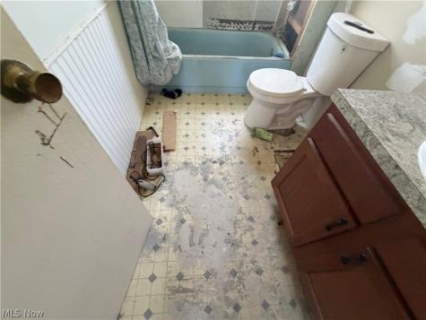 1190 E 84th Street Cleveland OH 44103