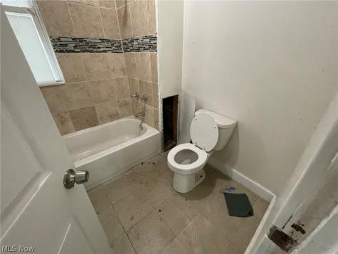 8018 Platt Avenue Cleveland OH 44104