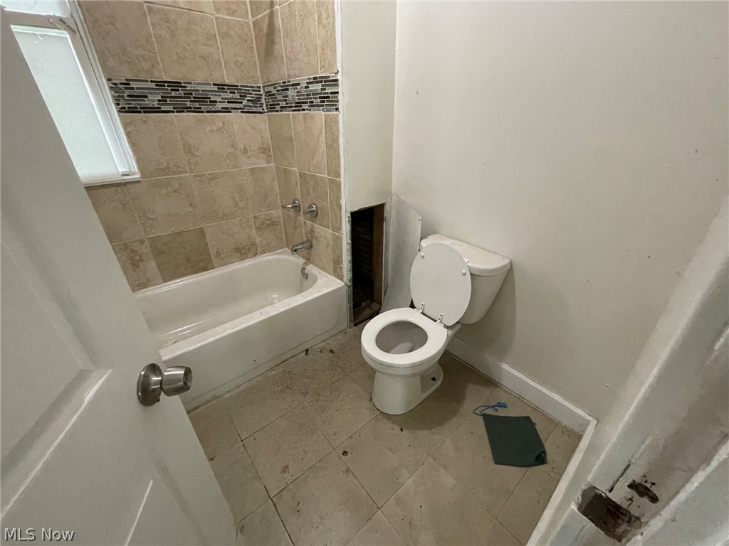 8018 Platt Avenue Cleveland OH 44104