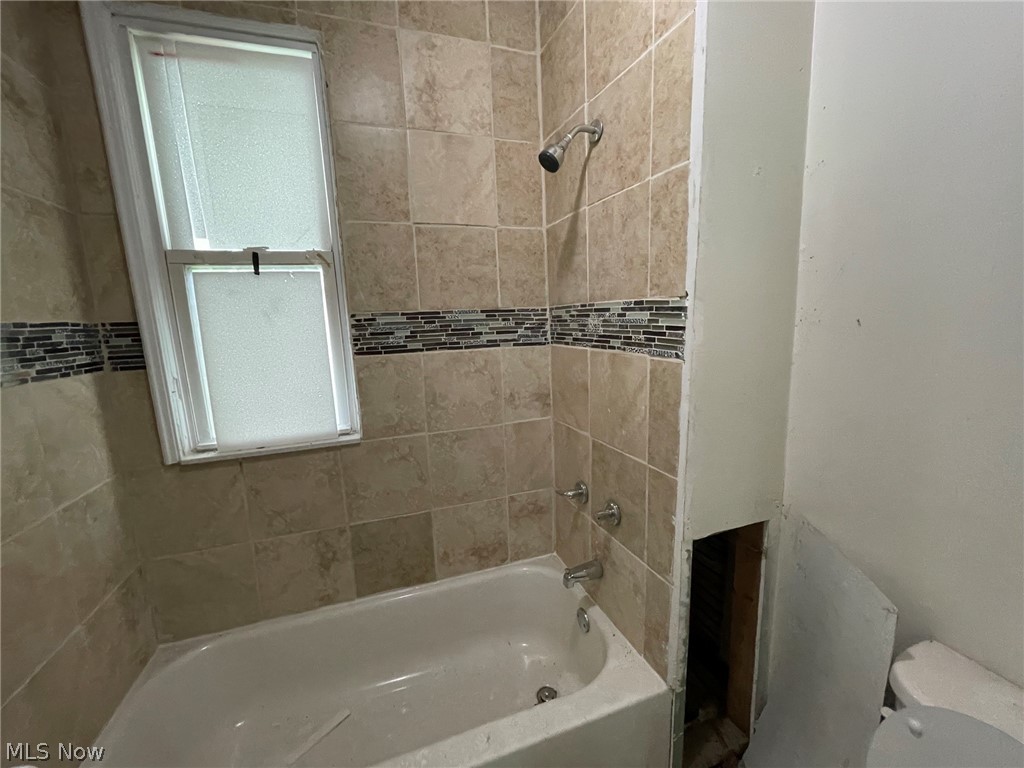 8018 Platt Avenue Cleveland OH 44104