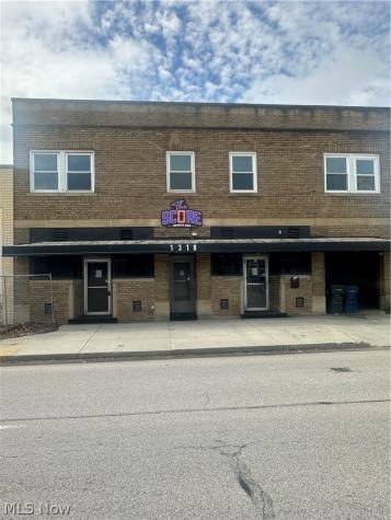 1318 Warrensville Center Road Cleveland Heights OH 44121