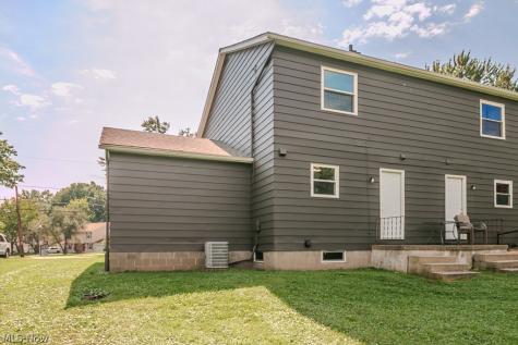 4296 & 4300 Lorwood Drive Stow OH 44224