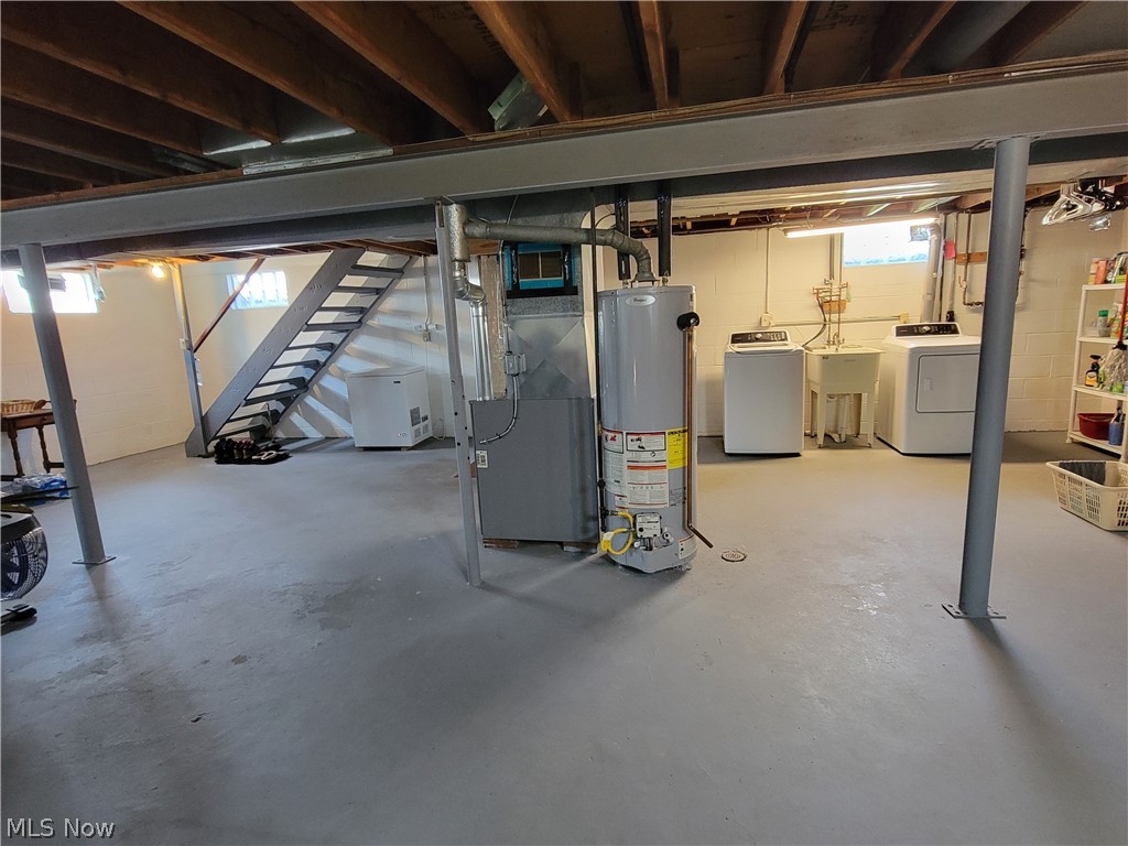 4504/4506 Middletown Road E New Middletown OH 44442