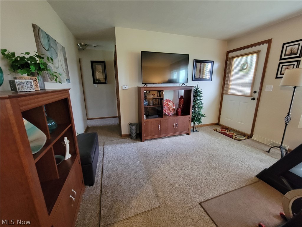 4504/4506 Middletown Road E New Middletown OH 44442