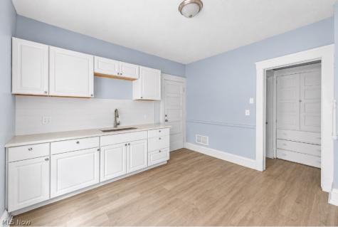 3229 Scranton Road Cleveland OH 44109
