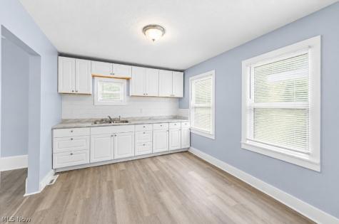3229 Scranton Road Cleveland OH 44109