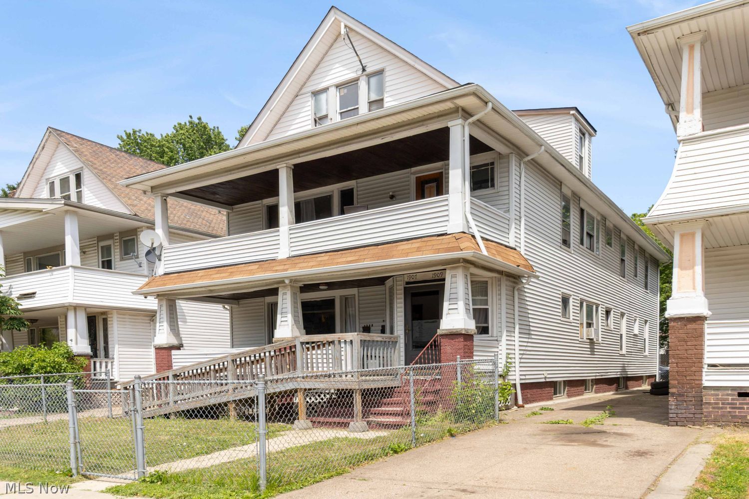 1907 W 71st Street Cleveland OH 44102