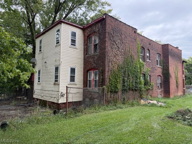 1316 E 112th Street E Cleveland OH 44106