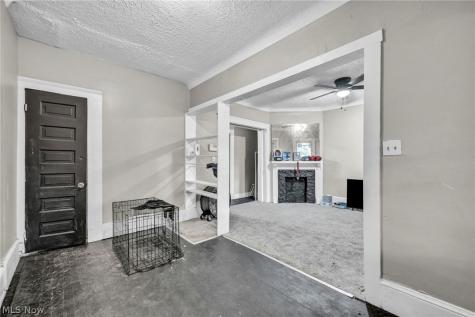 1352 E 86th Cleveland OH 44106
