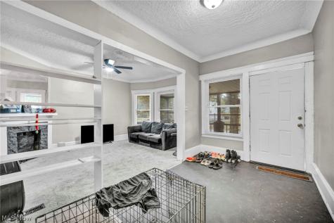 1352 E 86th Cleveland OH 44106