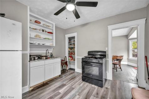 1352 E 86th Cleveland OH 44106
